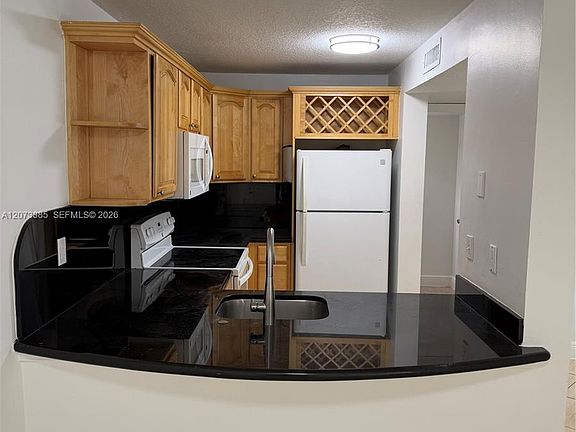 3rd image of 210 SW 11th St APT 204