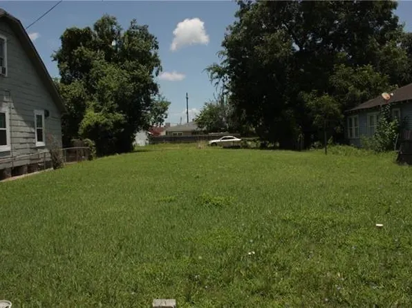 8829 Belfast St, New Orleans, LA 70118