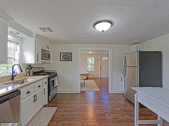 3rd image of 318 57th St Unit 312