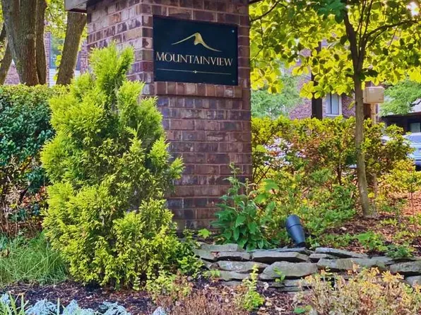 1004 Mountainview Dr, Chesterbrook, PA 19087