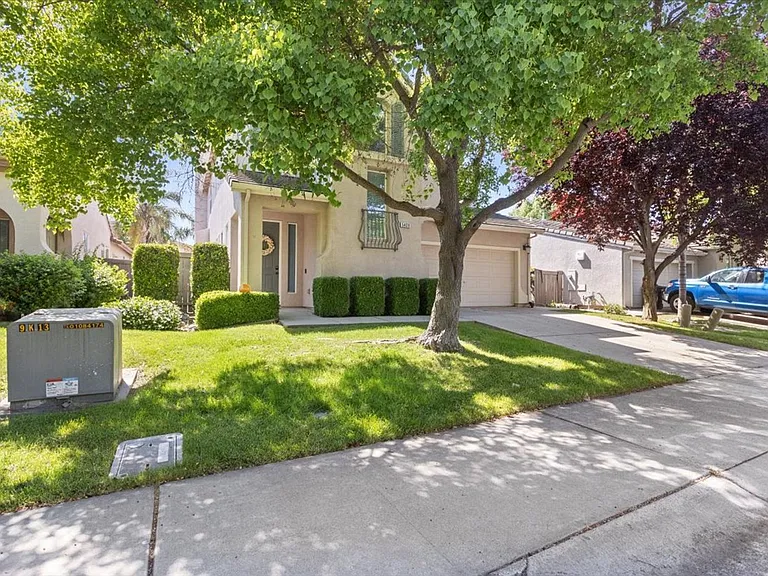 5409 Banfield Dr — Photo 2