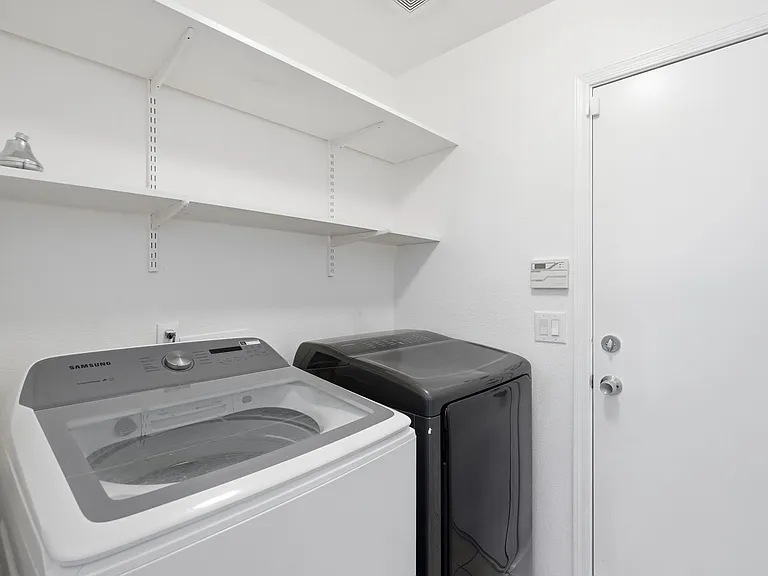 1302 E Michelle Dr — Photo 25