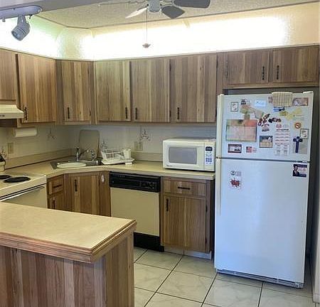 3rd image of 123 Lake Pine Cir APT D-2