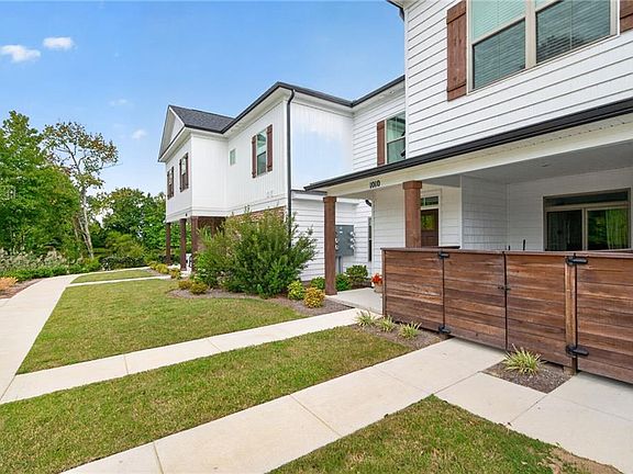 3rd image of 1010 Ashworth Way