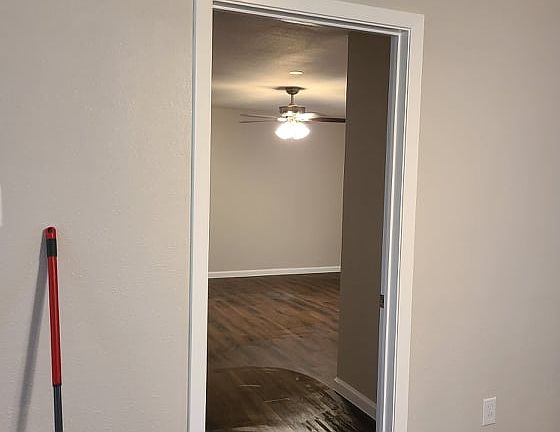 4th image of 703 E Wilbarger St