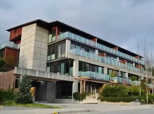 650 Evergreen Pl #401, North Vancouver, BC