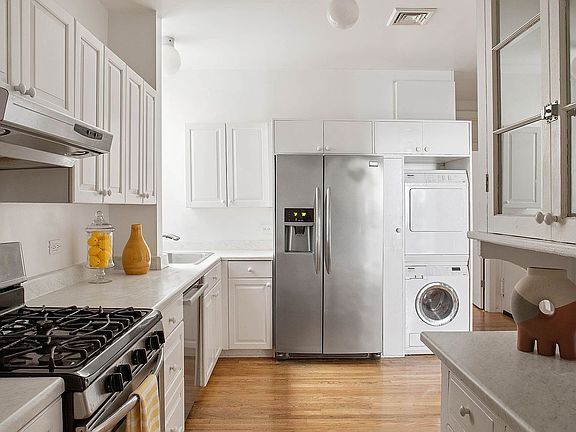 5th image of 302 W 86th St APT 7-A