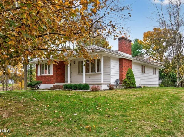 9 Robin Lane, Waterford, NY 12188
