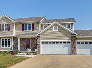 302 Lookout Ct SW, Cedar Rapids, IA 52404