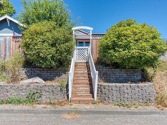 2nd image of 630 Lombard St