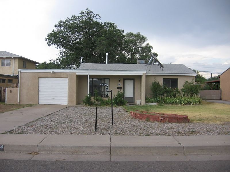 1st image of 624 Madeira Dr SE