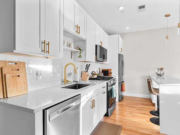 5th image of 35 Somerset Ave #5A