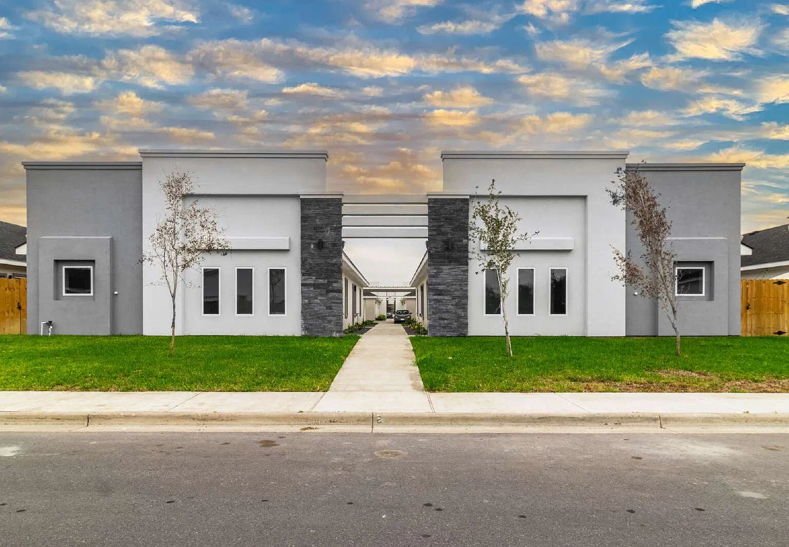 2 bed, 2.0 bath, 1040 sqft, $990 — Photo 1