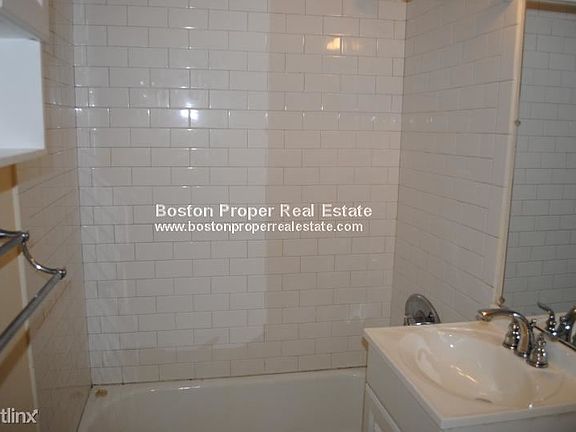 108 Myrtle St. #11 Boston - Beacon Hill Unit Photo 5 (1)