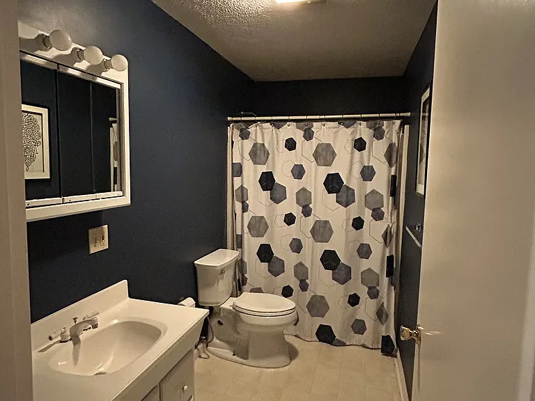 729 James St — Photo 10
