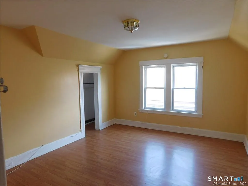 2 bed, 1.0 bath, 800 sqft, $1,800 — Photo 4