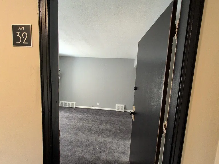 Oakman-Belleterre Apartments — Photo 20