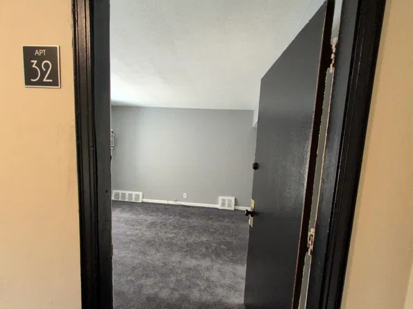 12057 Nardinapartment #32, Detroit, MI 48204