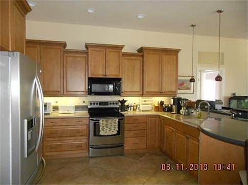 4th image of 927 SE 15th St