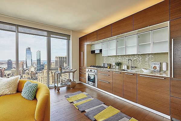 1st image of 100 W 31st St APT 16H