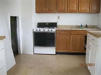 3rd image of 7502 Marion St