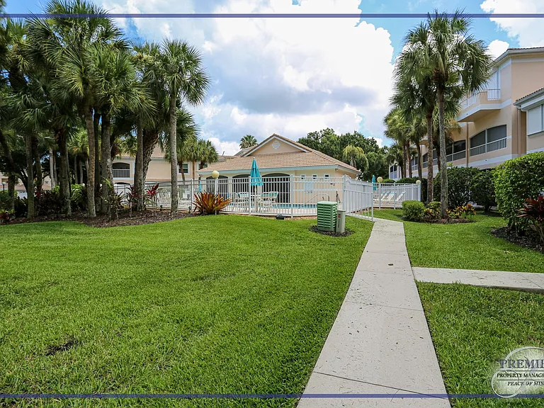 1044 Woodshire Ln #B203 — Photo 40