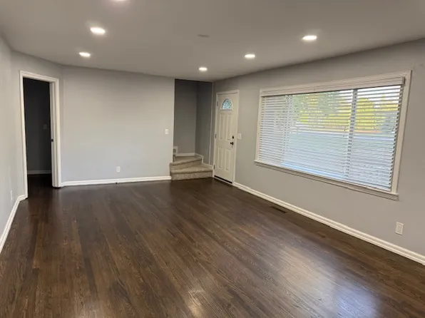 3565 Crooks Rd, Troy, MI 48084