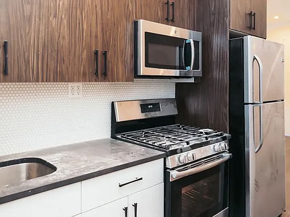 5th image of 659 Seneca Ave #2LL