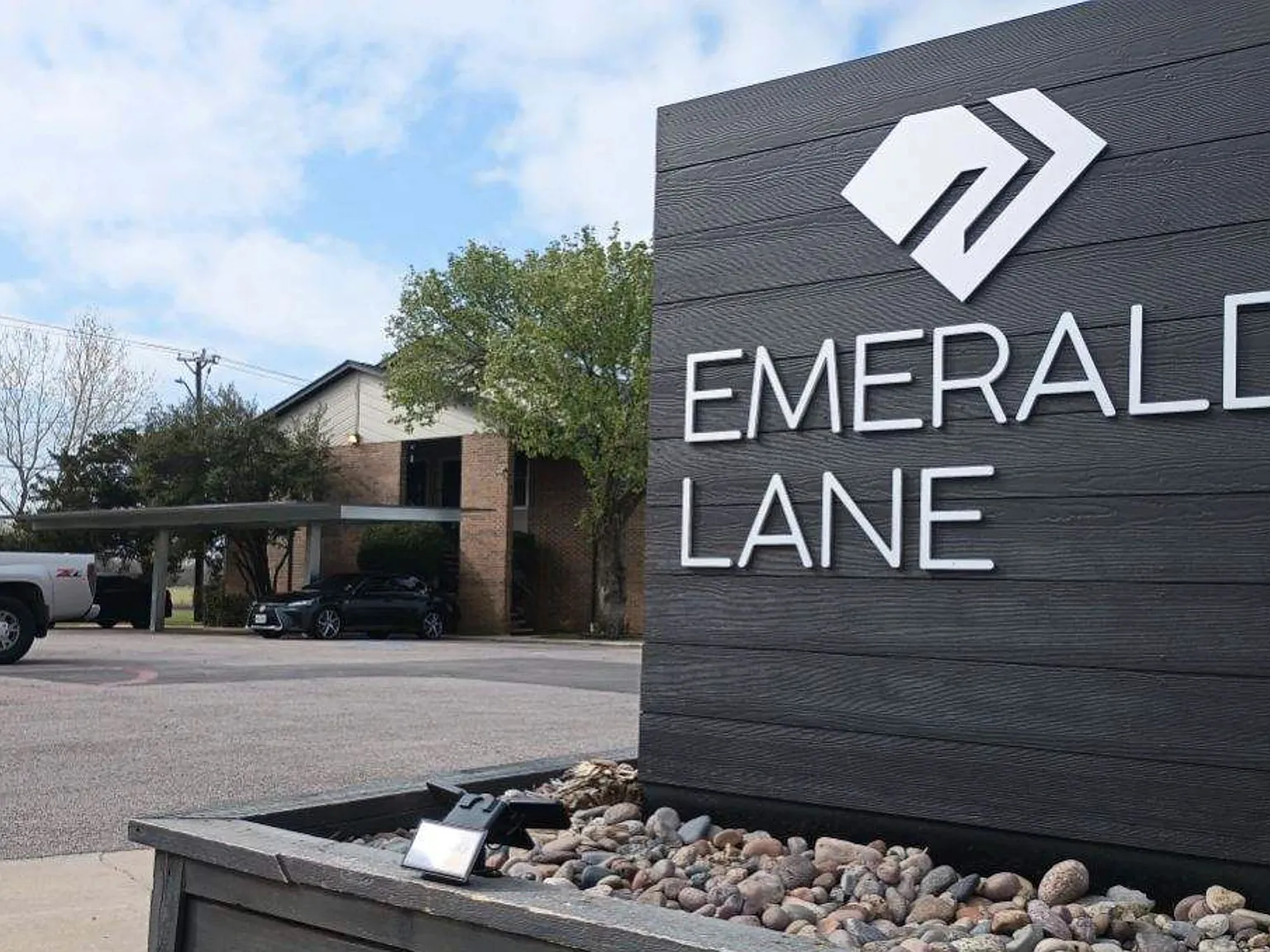 Emerald Lane — Photo 3