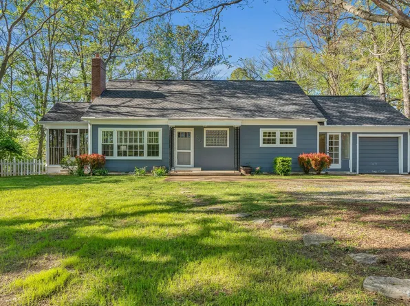 1064 Manning Hts, Clarksville, TN 37040