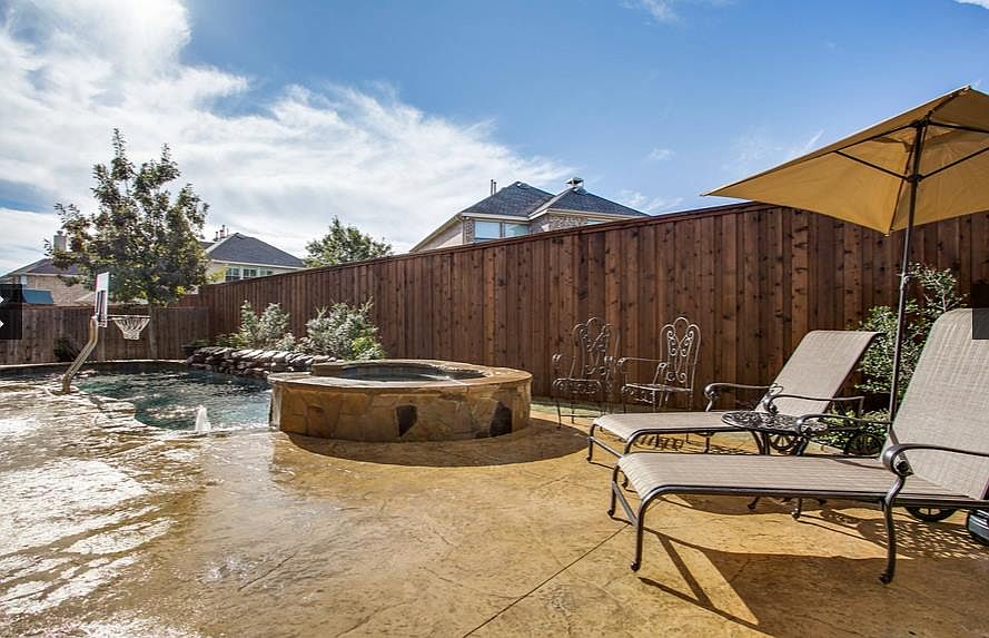 1st image of 1005 Moss Cliff Cir