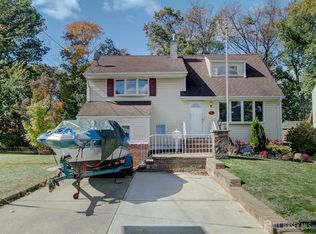 181 N Hill Rd, Colonia, NJ 07067