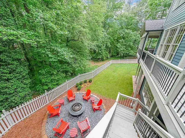 120 Heritage Ct — Photo 35