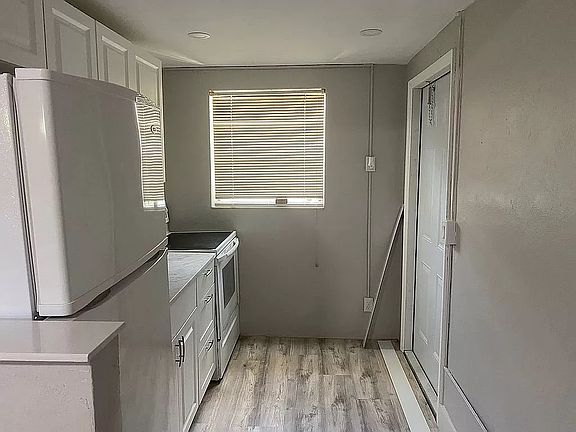 3rd image of 301 NW 20th Ave