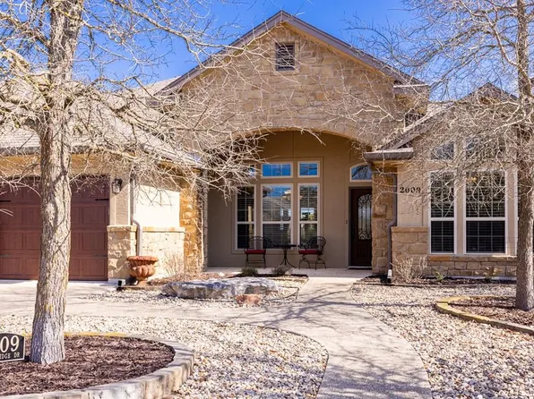 2009 Crown Ridge Dr, Kerrville, TX 78028