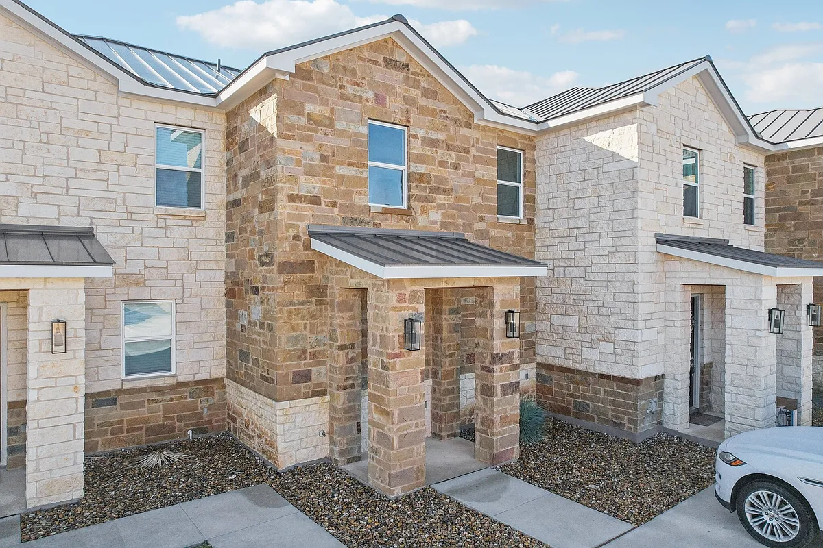 Building Photo - 289 Stargrass #C