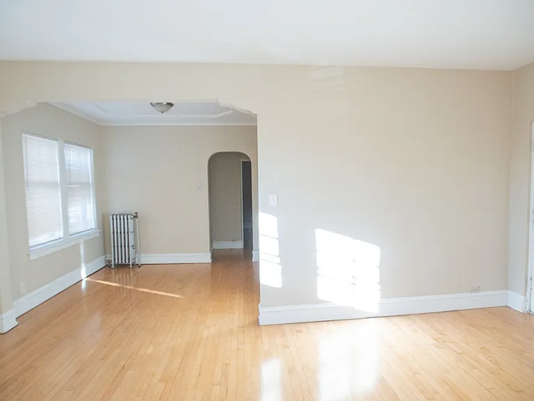 1720 E Newton Apartments — Photo 4