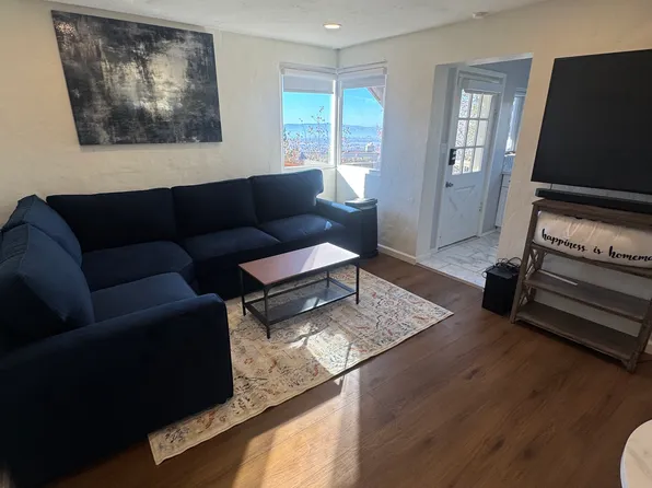 6547 Castle Dr, Oakland, CA 94611