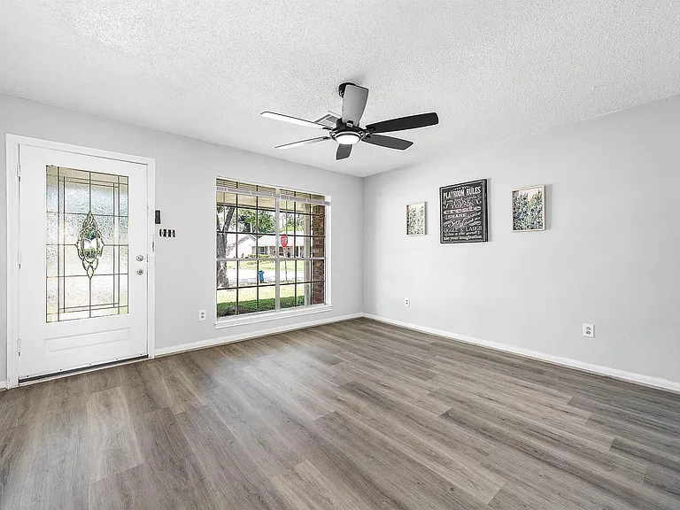 9014 Landwood Dr — Photo 9
