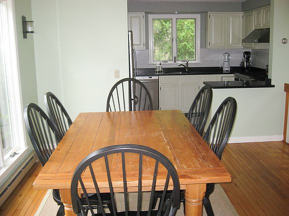 3rd image of 11 Ploughshare Ln