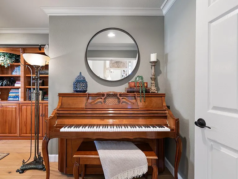 448 Silverwood Dr — Photo 33