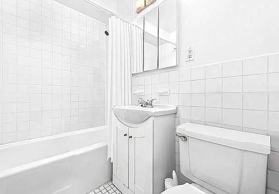 4th image of 4 W 104th St APT 6B