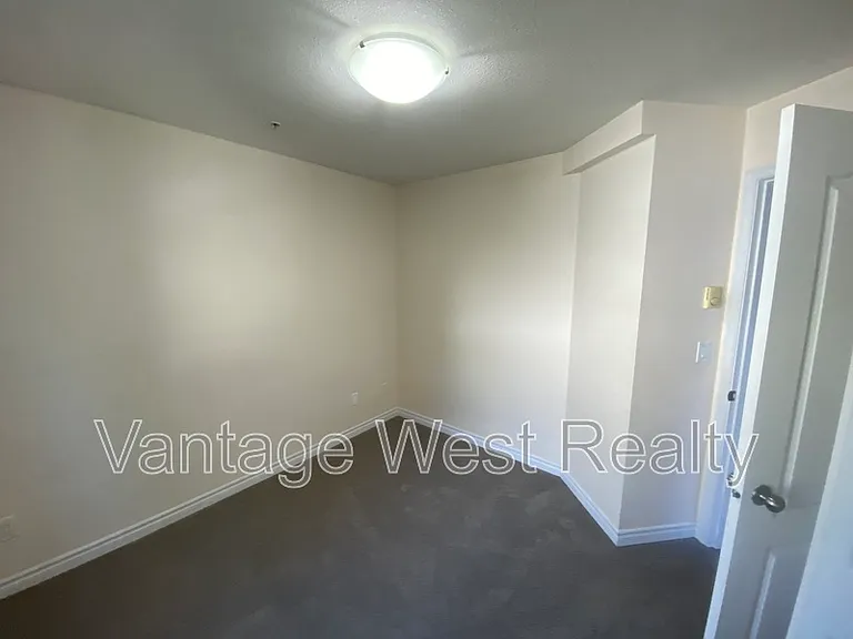 598 Sutherland Ave #203 — Photo 10