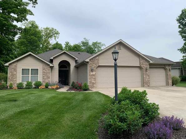 212 Woodland Trl, Hartford City, IN 47348