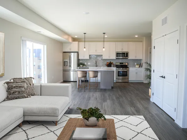 Arris Blaine, 9460 Ulysses St NE #320, Minneapolis, MN 55434