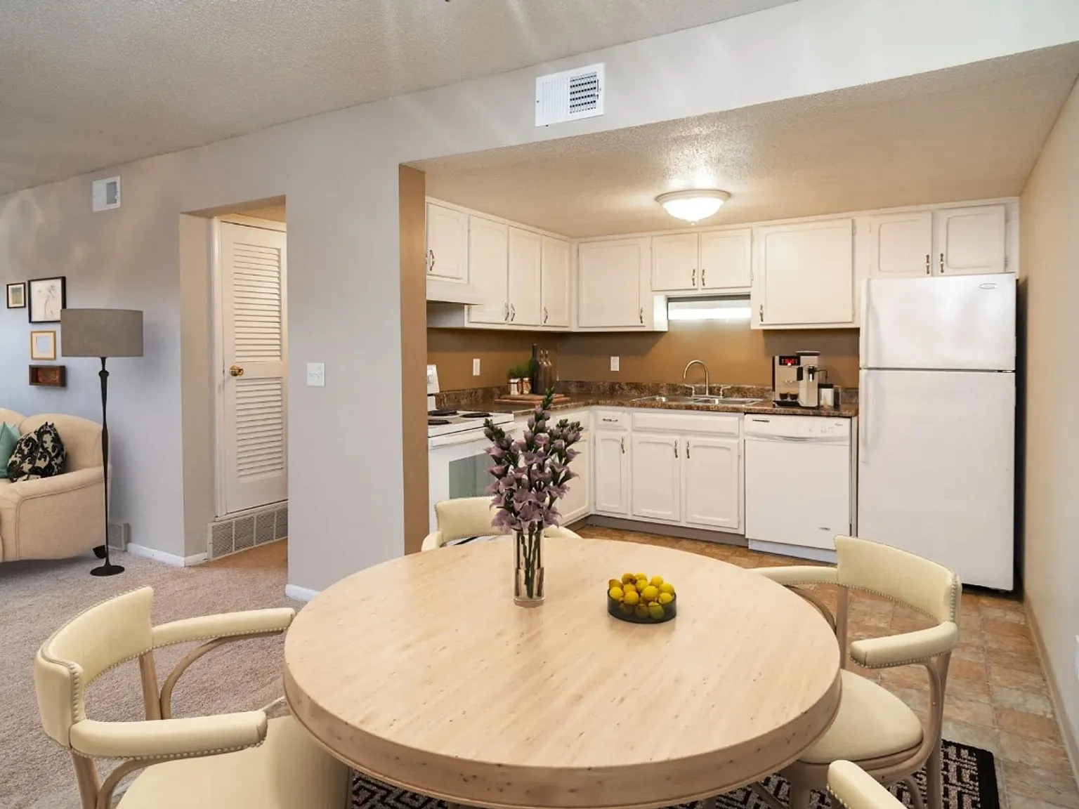 Citadel Apartments — Photo 4
