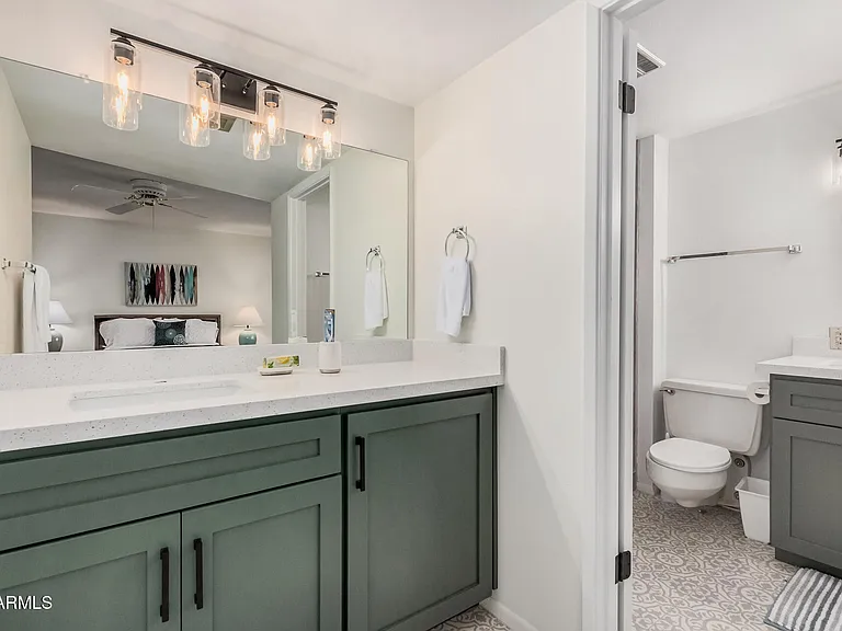 12930 W Seville Dr — Photo 23
