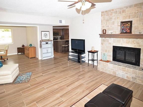 5th image of 2900 Brae Burn St