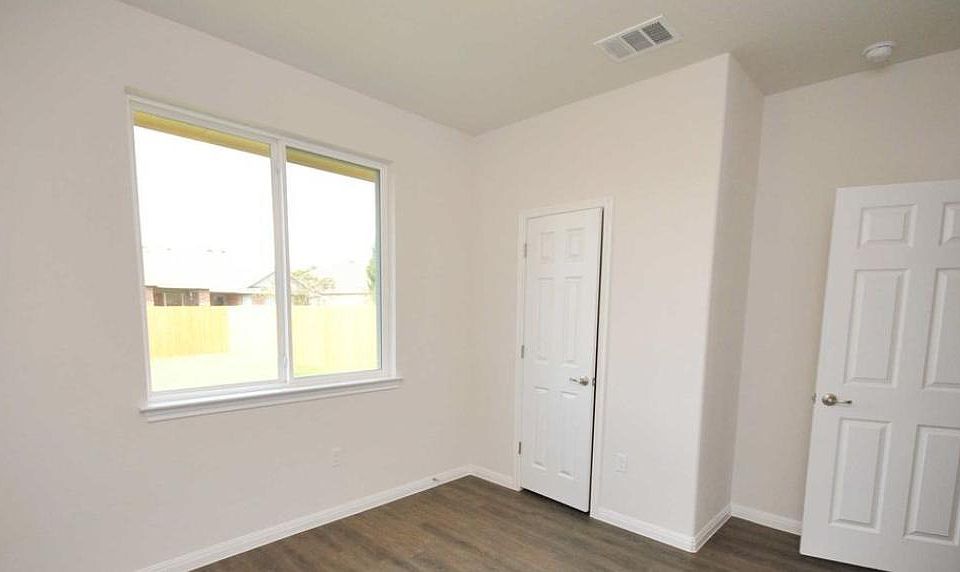 1st image of 2017 Muirfield Bend Dr APT 302