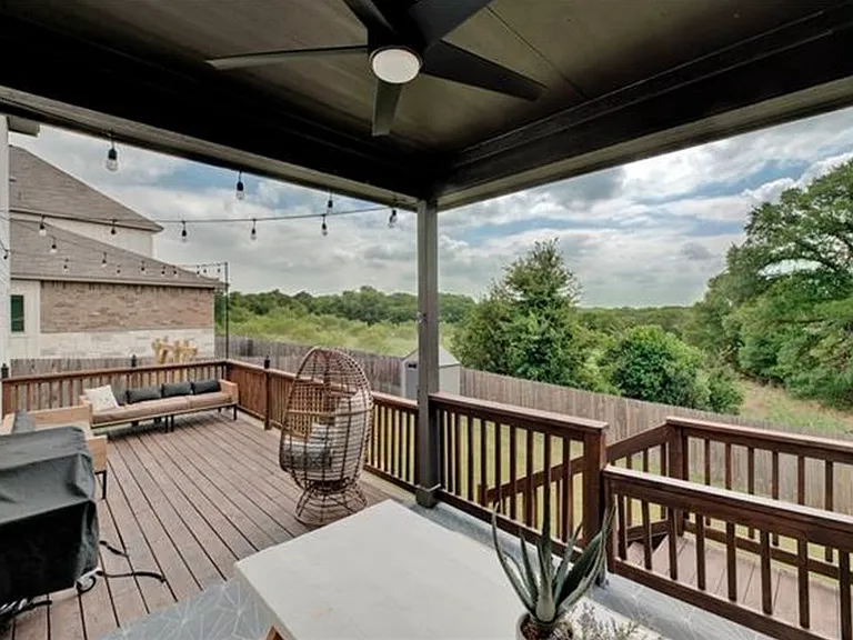 1404 Goldilocks Ln — Photo 27